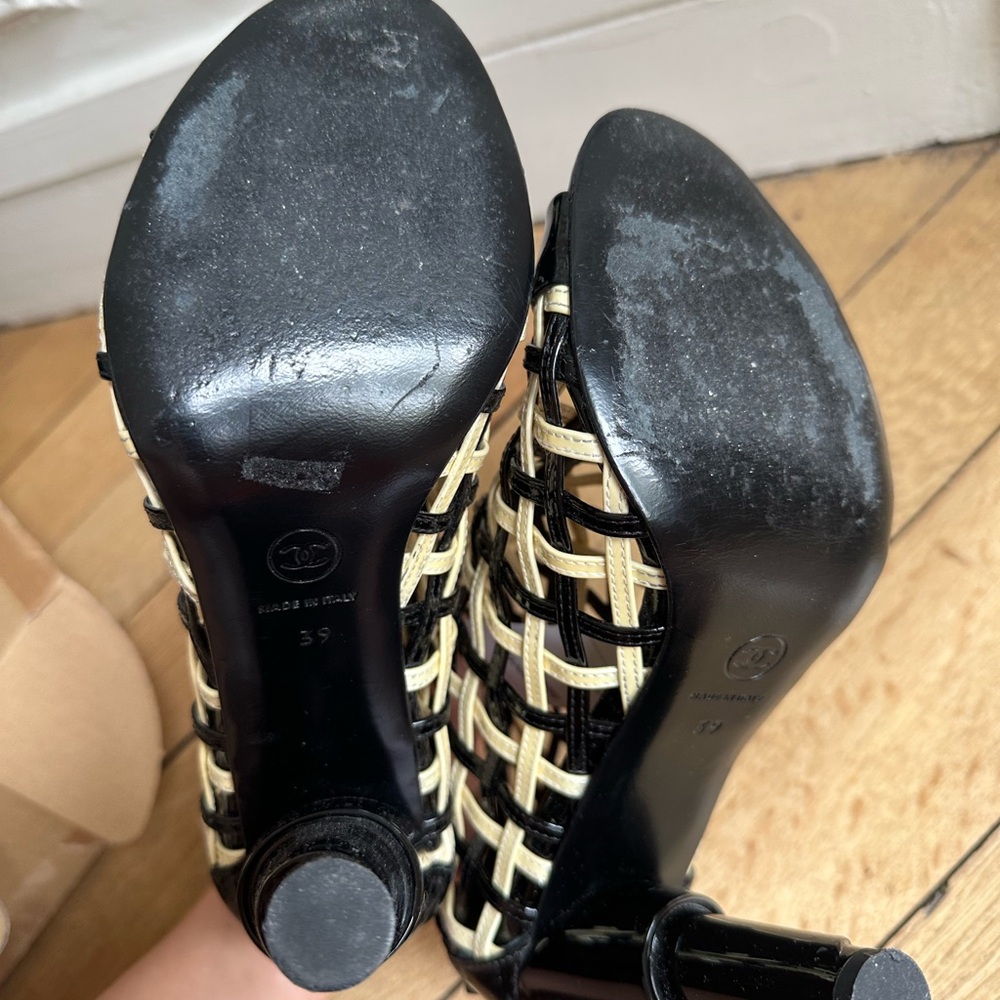 CHANEL Black and Cream Woven Boots - Picture 8 of 13